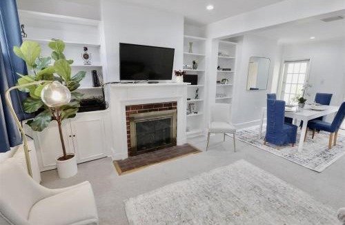 Georgetown House | Georgetown Cobblestone Cottage - Private Parking
