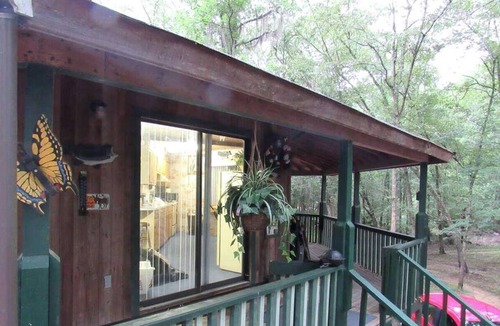 Claxton Cabin | Georgia's Family-Friendly Octagon Cabin Getaway in Claxton