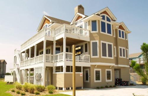 Ocean Sands House | Gertrude's Breakaway - Corolla, Ocean Sands, Ocean View, 45 Yds to Beach, Elevator, Pool, Tiki Bar, Hot Tub