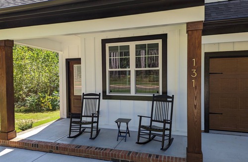 Littleton House | Getaway with "No Egrets"! Your Lake Gaston haven awaits you!