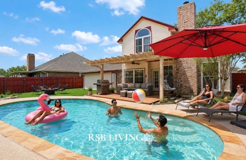 Mesquite House | Glamorous 4BR 2,5BA Holiday Home with Pool, Game Room & Fire Pit