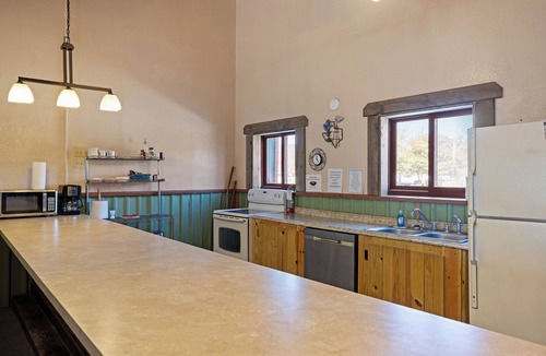 Medina Cabin | Glamping Bunkhouse: Tx Hill Country Resort + Pool