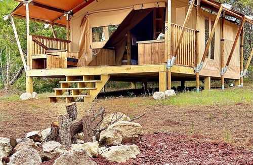 Johnson City RV Rental | Glamping Retreat on Scenic Winery