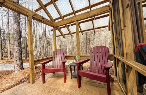 Henderson Cabin | Glamping Screenhouse at Kerr Lake — "The Retreat"