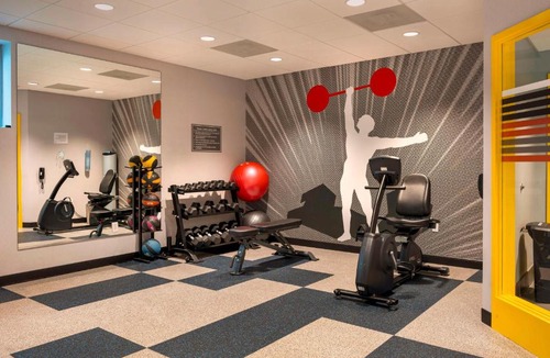 Asheville Hotel | GLo Hotel Asheville-Blue Ridge Parkway