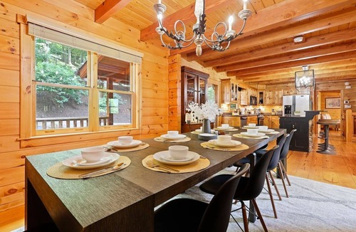 Banner Elk Cabin | Glow Arcade Getaway w/Hot Tub Kids Safari Pets Fire Pit Luxe Amenities