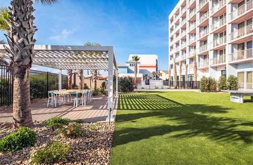Wilmington Beach Hotel | Golden Sands Carolina Beach Oceanfront, Tapestry by Hilton