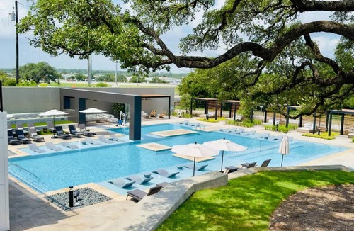 McNeil Apartment | Goldy