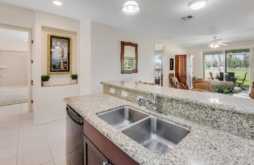 Waikoloa Condo | Golf course-front condo with hot tub, saltwater pool, gym, BBQ, patio, AC