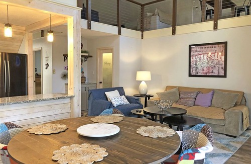 Lake Lure House | Golf Course Retreat in Rumbling Bald w Fire Pit, Loft + Private Guest Suite