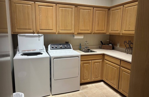 Kerrville House | Golf, Pickleball and Tennis in a spacious 4 bedroom, 4 Bath home