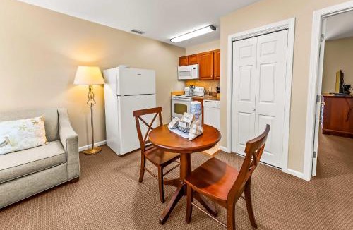 Fairfield Harbour House | Golf & Pool Condo Family Friendly in New Bern