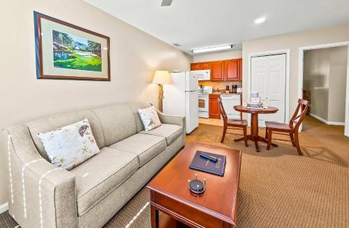 Fairfield Harbour House | Golf & Pool Condo Family Friendly in New Bern