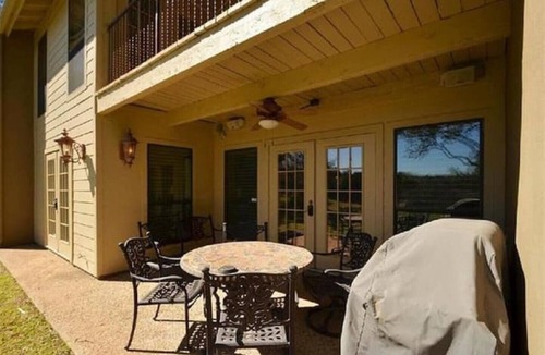 Lakeway Condo | Golfers Hole in One - on the golf course in Lakeway Austin Tx