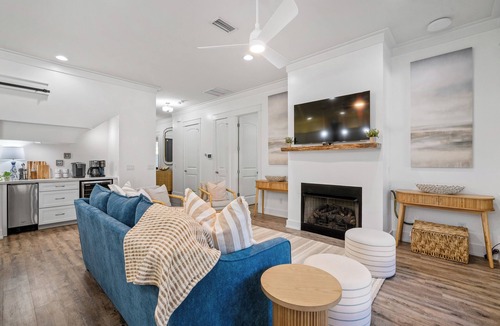 White's Gulfview House | Gone Coastal | Private Pool | 6-Seater Golf Cart | Arcade Games