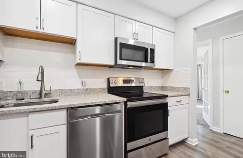 Gaithersburg Condo | Gorgeous 1-Bedroom + Den 2nd Floor Condo in Gaithersburg