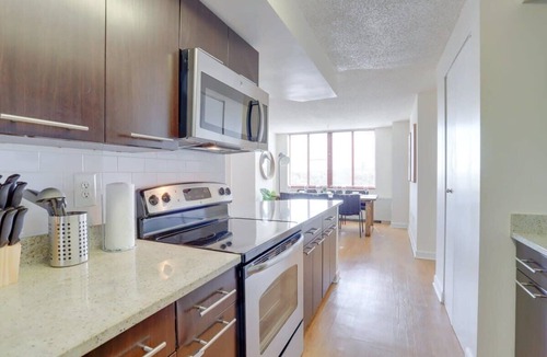Pentagon City Apartment | Gorgeous Apt with Rooftop City View @Pentagon City