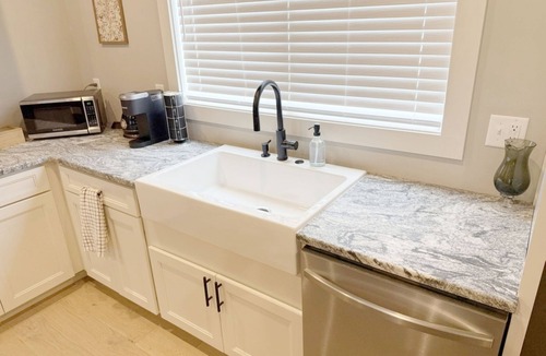 Easley House | Gorgeous Clemson & Greenville Area Retreat 2BR 2.5 Bat/Silos/Doodle Trail