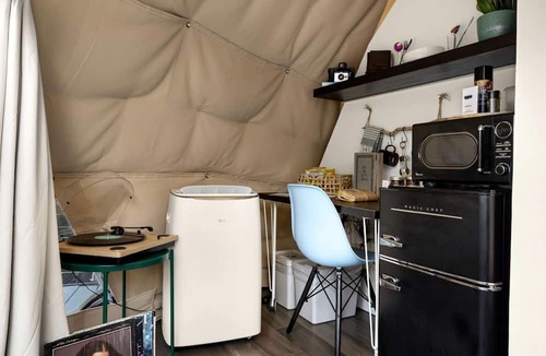 Oatmeal Cabin | Gorgeous Glamping Dome near Marble Falls for Couples Getaways, Texas