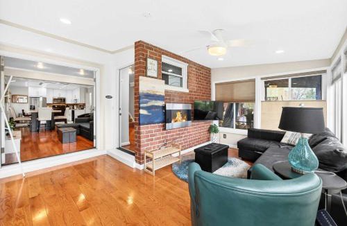 Northeast House | Gorgeous Home Tucked Away in Greener Part of Town Transit-Friendly
