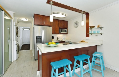 Waikiki Condo | Gorgeous Ko'olau Mountain and Golf Course Views! FREE Wi-Fi and Parking!