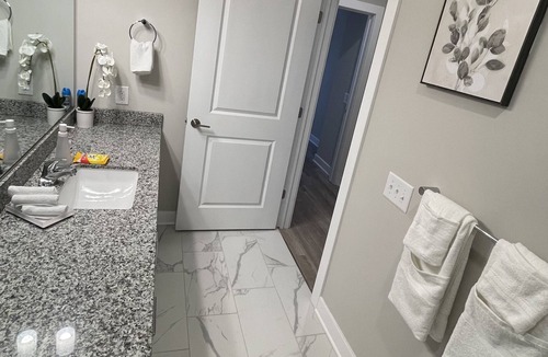 Glen Allen Apartment | Gorgeous Luxury 1 Bed 1 Bath