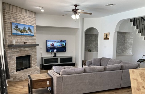 Cat Hollow House | Gorgeous oasis with a private pool and spa