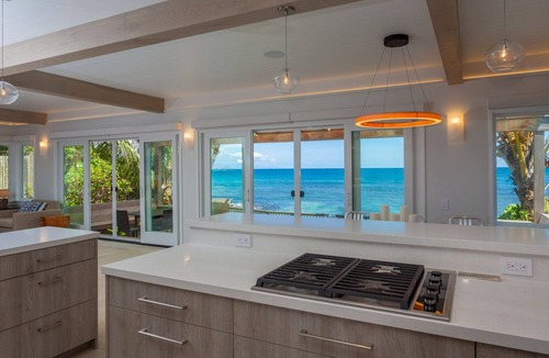 Paia House | Gorgeous Oceanfront Paia Bay Home