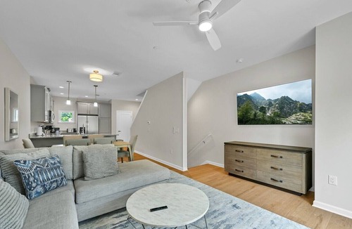 Asheville Villa | Gorgeous South Slope Townhome 106