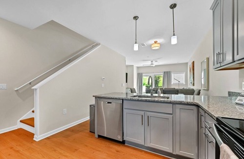 Asheville Villa | Gorgeous South Slope Townhome 106