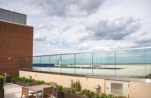 McLean Apartment | Gorgeous Tysons Corner 2BR w/Pool & Fire Pit, nr Mall, by Blueground