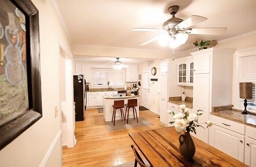 North Chesterfield House | Gorgeously Renovated 3500 square foot Oxford home in Richmond!