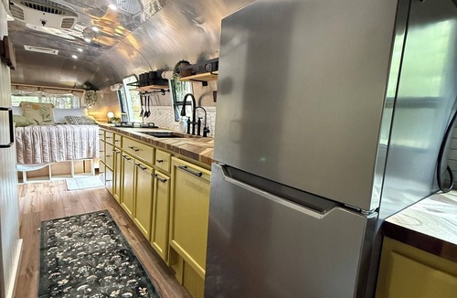 Benson House | Gorgeously Unique Off Grid Waterfront Airstream Sleeps 4 in Benson