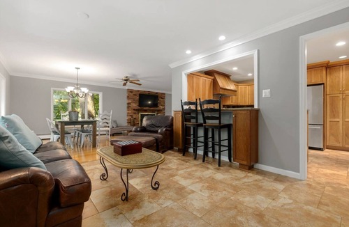 Mayo House | Gourmet Kitchen + Family & Pet Friendly Residence!