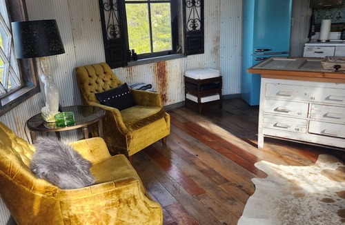Center Point Cabin | Grain Bin Cabin in the Country