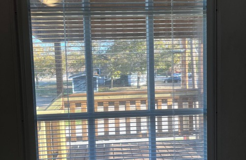 Glen Rose Apartment | GRAND CHAMPION Centrally located 2nd story apartment. Walk to historic Square.