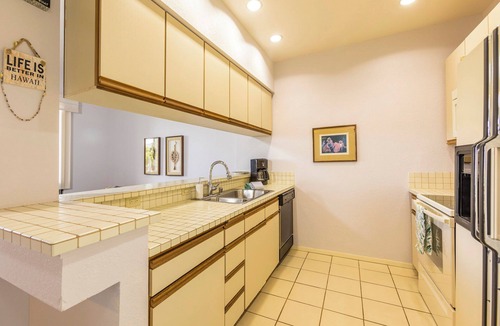 Wailea Condo | Grand Champions 68! Enjoy stunning golf and ocean views from this inviting condo