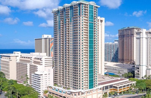 Waikiki Resort | Grand Islander – 2 Bedroom OceanView