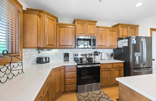 Banner Elk Condo | Grand Oaks RL6- Mountain Condo, Gated Resort, Indoor/Outdoor Pools & Hot Tub