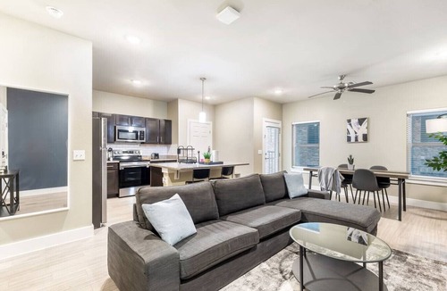 Grand Prairie Apartment | Grand Prairie 1BR | IKEA, Epic Waters, Bass Pro