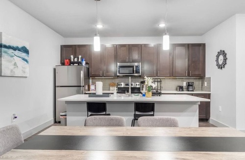 Grand Prairie Apartment | Grand Prairie 2BR | IKEA, Epic Waters, Bass Pro