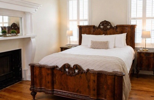 Edenton Bed & Breakfast | Granville Queen Inn Downtown Edenton Queen Bed 2nd Floor