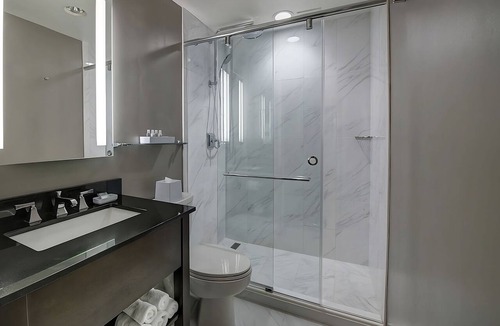 Capitol Hill Hotel | Great Accommodation in Washington | Minutes to Smithsonian American Art Museum