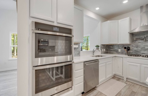 Captain's Cove House | Great Amenities + Dog Friendly!