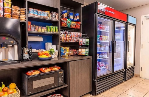 Plano Hotel | Great Deals! Pet-friendly Accommodation, Full Kitchen! Near The Shops at Legacy!