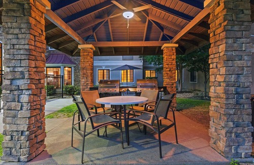 Round Rock West Apartment | Great for Business Travelers! Air-Conditioned King Suite + FREE Buffet Breakfast