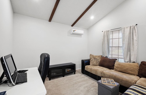 Babcock North House | Great for families with the basketball court.