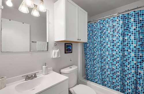 Babcock North House | Great for families with the basketball court.
