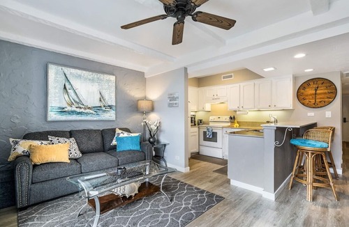 Kailua-Kona Condo | 🏖️Great Location | Modern Island Condo | AC Included