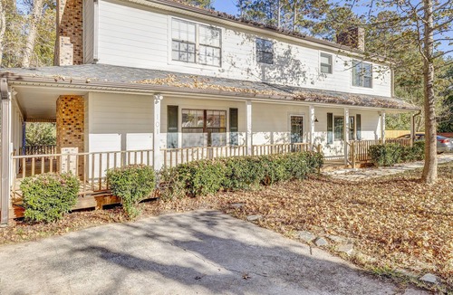 Matthews House | Great Location | Newly Renovated Home in Matthews | 3 BR Dog Friendly | Parking